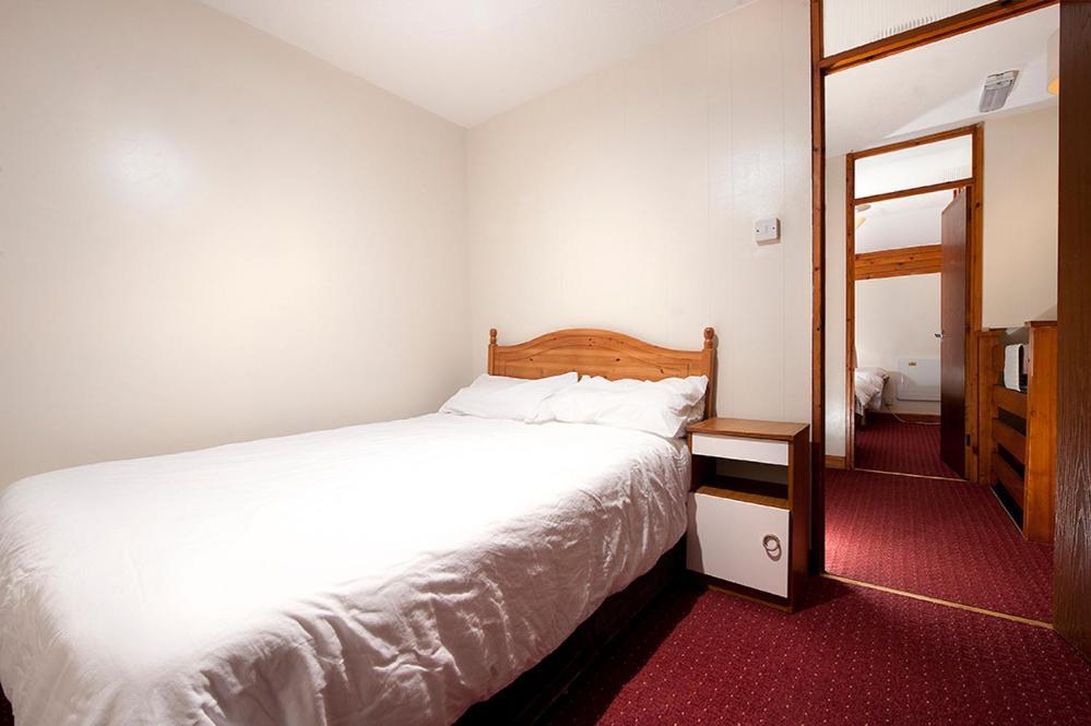 Perran View Holiday Park 圣阿格尼丝 外观 照片